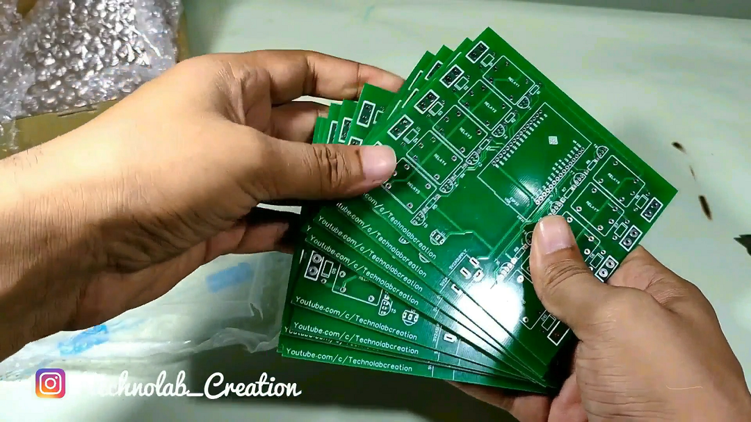 ESP32 Bluetooth Controlled 10Ch HomeAutomation System Using Android App.